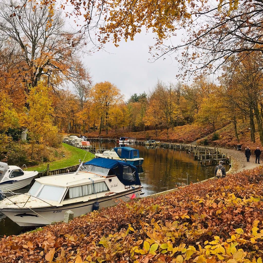 Indelukket Park and Marina
