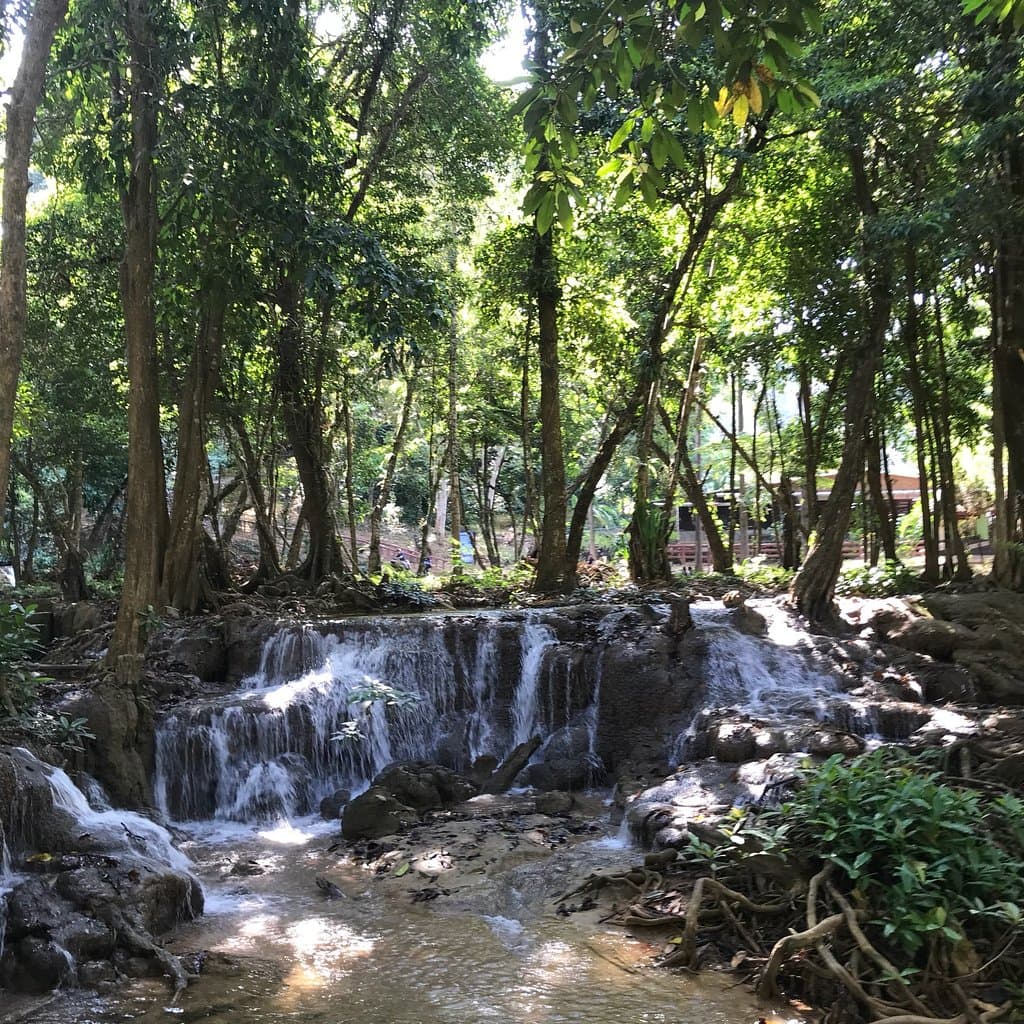 Kroeng Krawia Waterfall