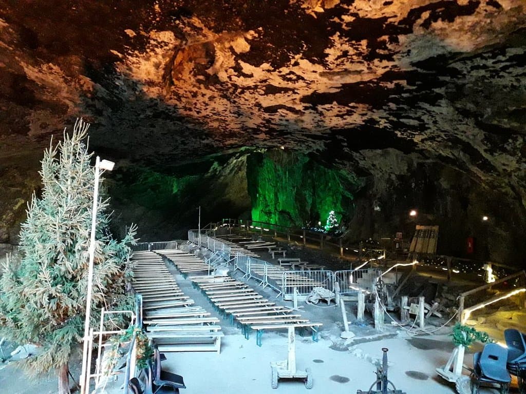 Peak Cavern Castleton