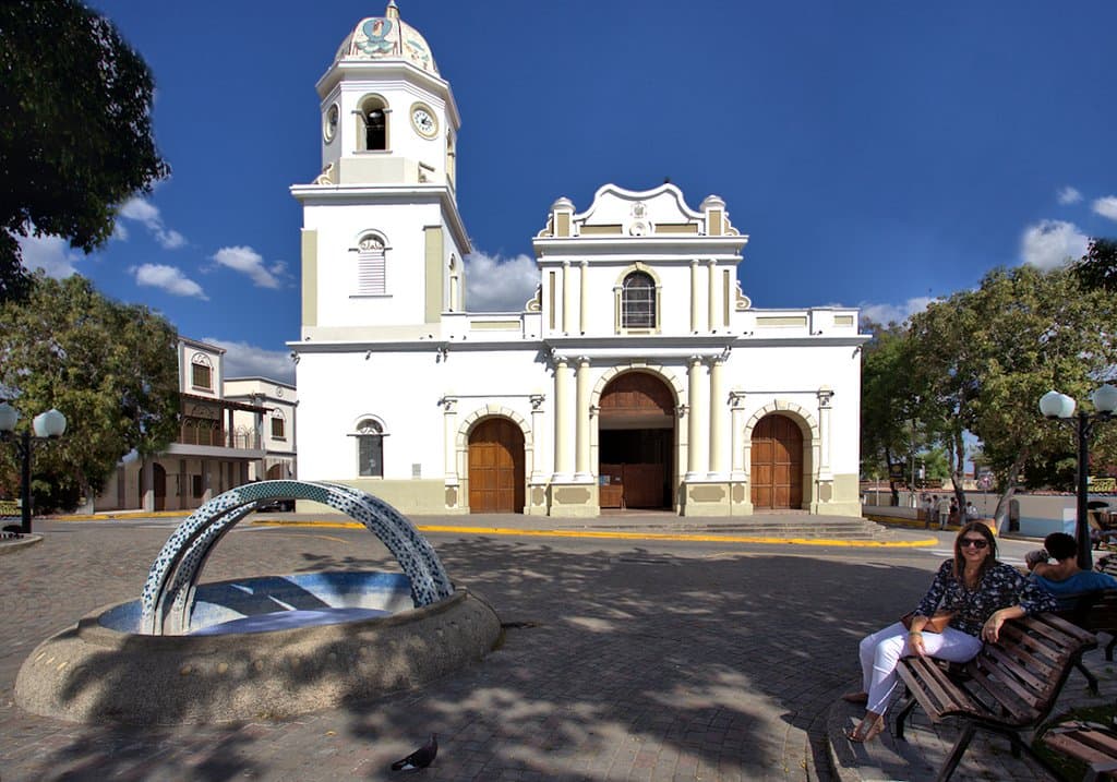 Fachada de la Iglesia de La Divina Pastora