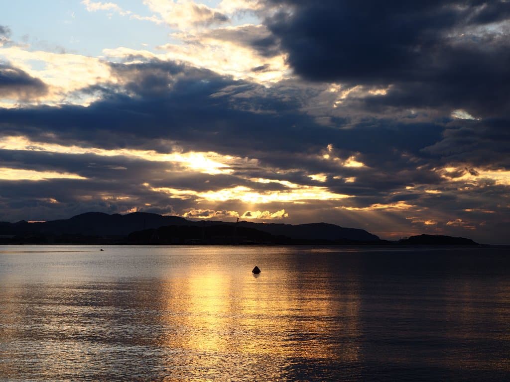 夕陽のきれいな海岸