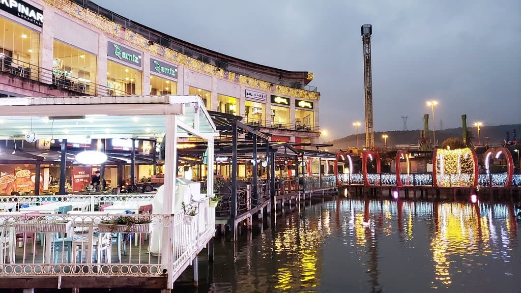 Yemek alanı,  Viaport AVM, Pendik, İstanbul