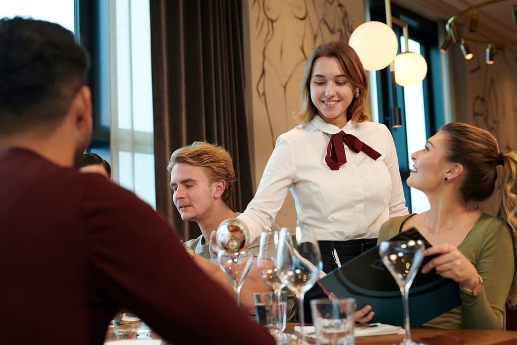 The Paris Club in der 16. Etage des 25hours Hotel Das Tour