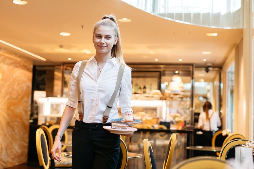 Service im Café Am Hof