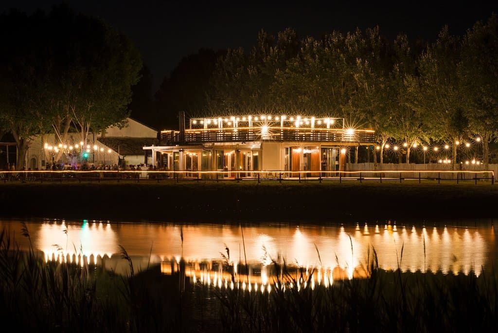 Una location magica che si specchia sull' acqua