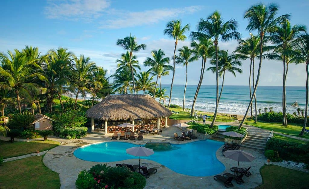 Welcome to Martinis, footsteps away from beach, located on the grounds of Cabarete East Condos.. Open to the public, watch for daily specials... 