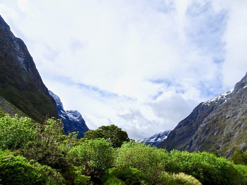 View approaching head of valley, where trail ascends steeply