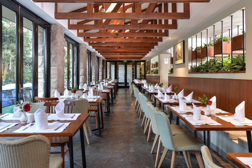 Ample windows allow guests to enjoy wonderful views, while enjoying the best of Peruvian and international gastronomy.