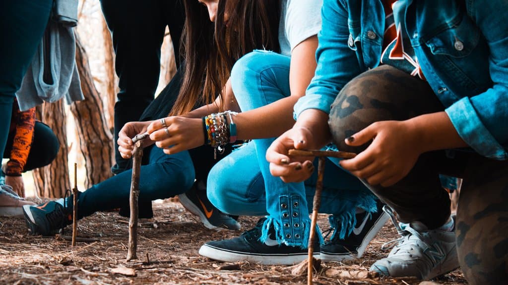 Bosque Energético de Miramar - Visita guiada con alumnos de la Provincia de Buenos Aires - Prueba de Equilibrio de las Ramas del Bosque.