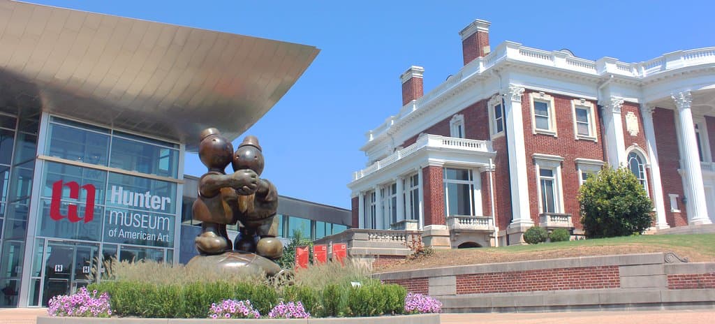 Hunter Museum of American Art
10 Bluff View
Chattanooga, TN 37415