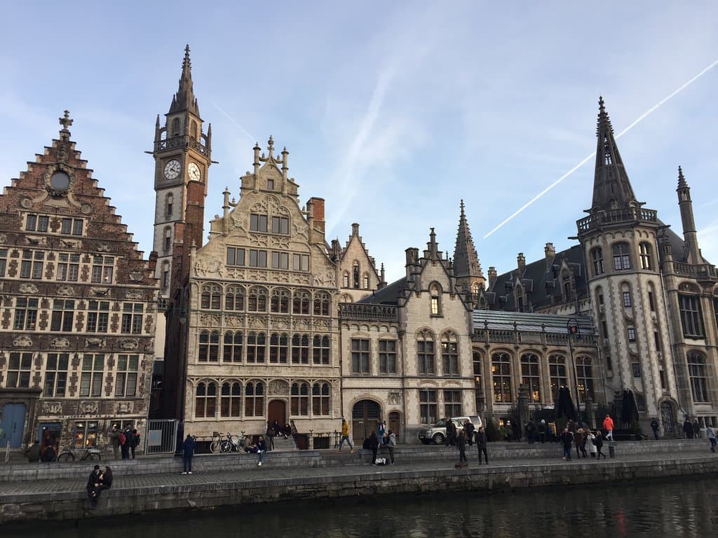 Guildhall of the Free Boatmen and others along Graslei 