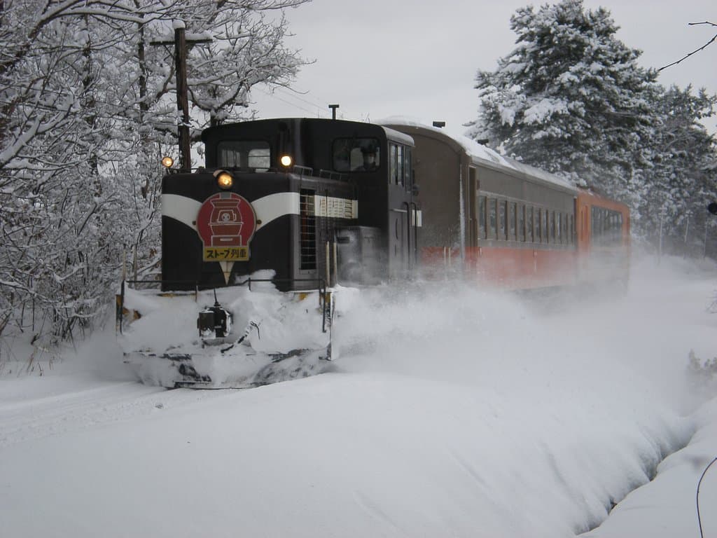 津軽鉄道ストーブ列車 走行風景