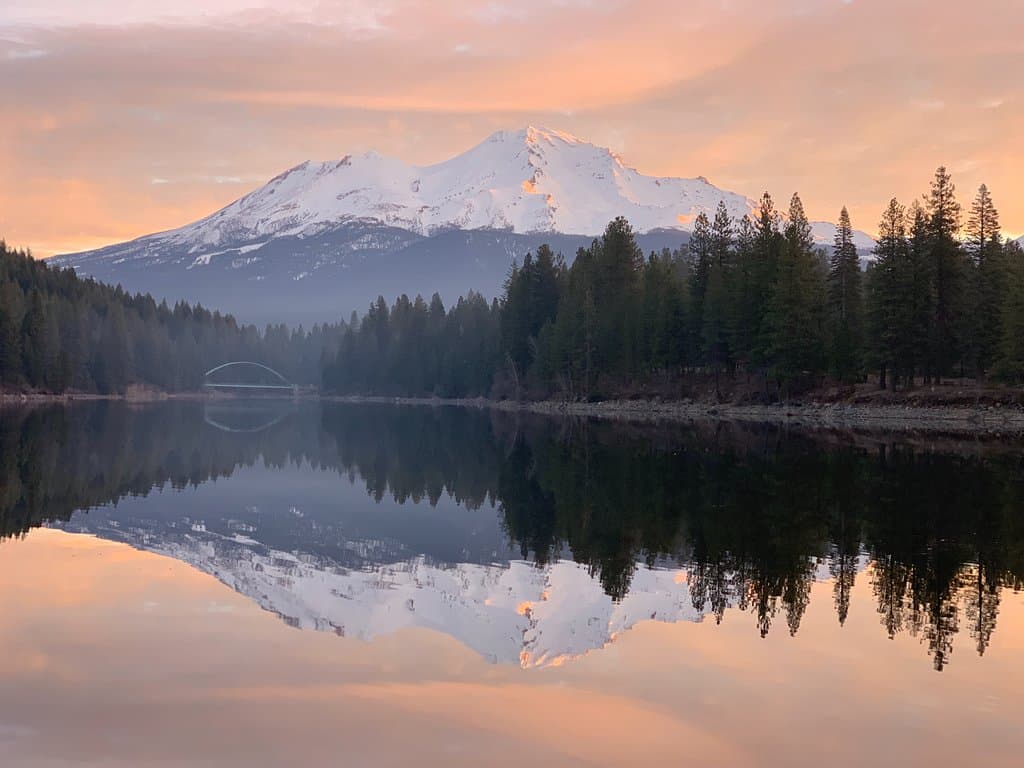 Sunrise over Lake Siskiyou