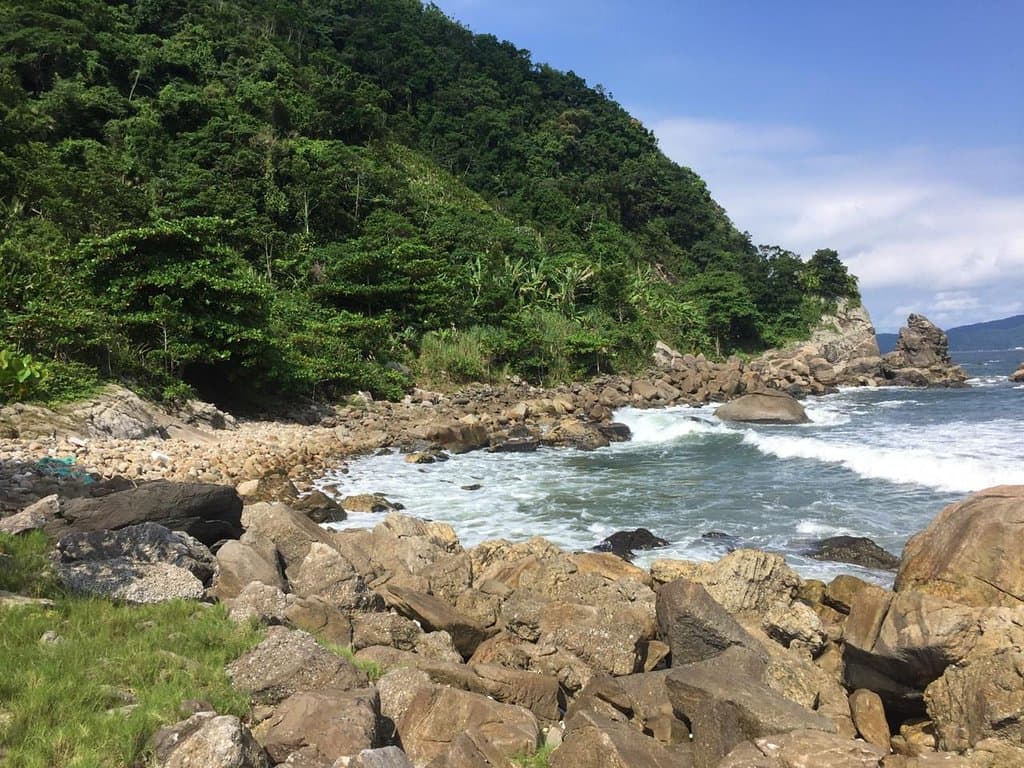 Lado esquerdo da praia