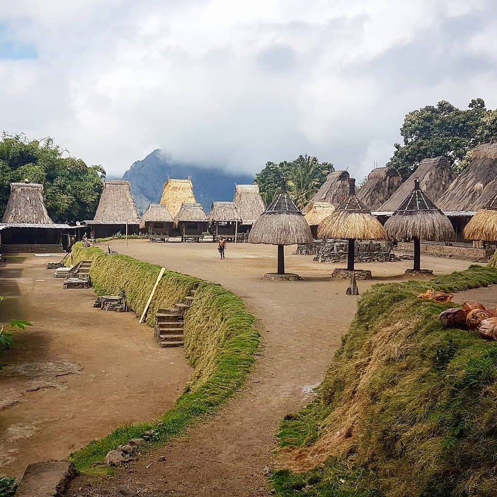 Tololela Traditional Village