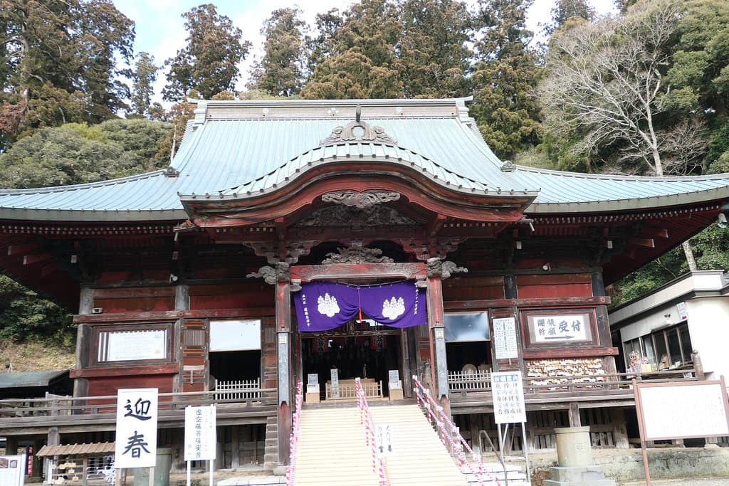 大堂(本堂)です。不思議法師が彫ったとされる虚空蔵菩薩像があります。