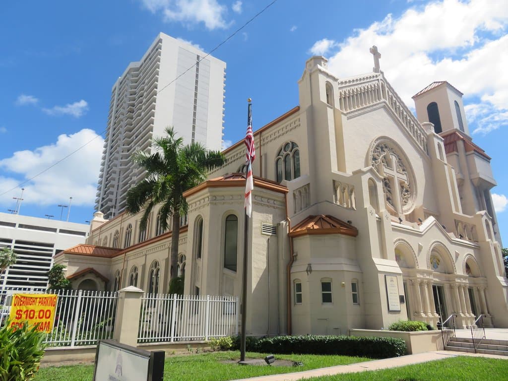 A side view from the intersection of the streets