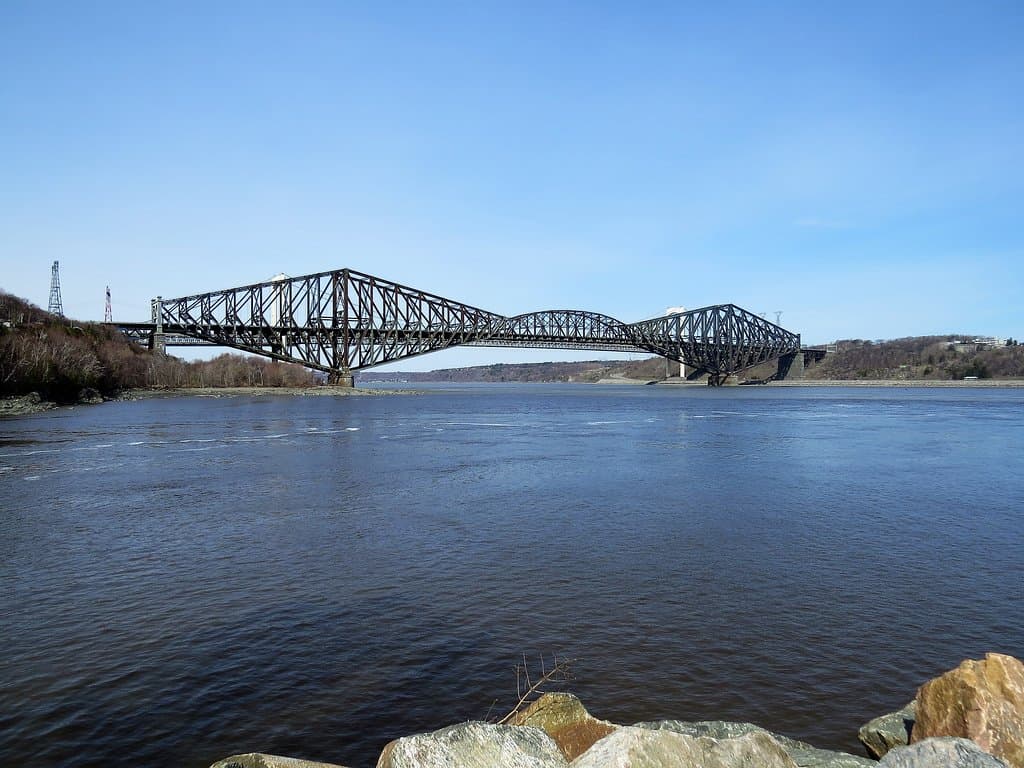 Le Pont de Québec depuis la Marina de la Chaudière