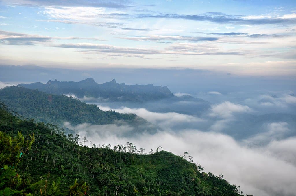 Kita berada diatas awan...