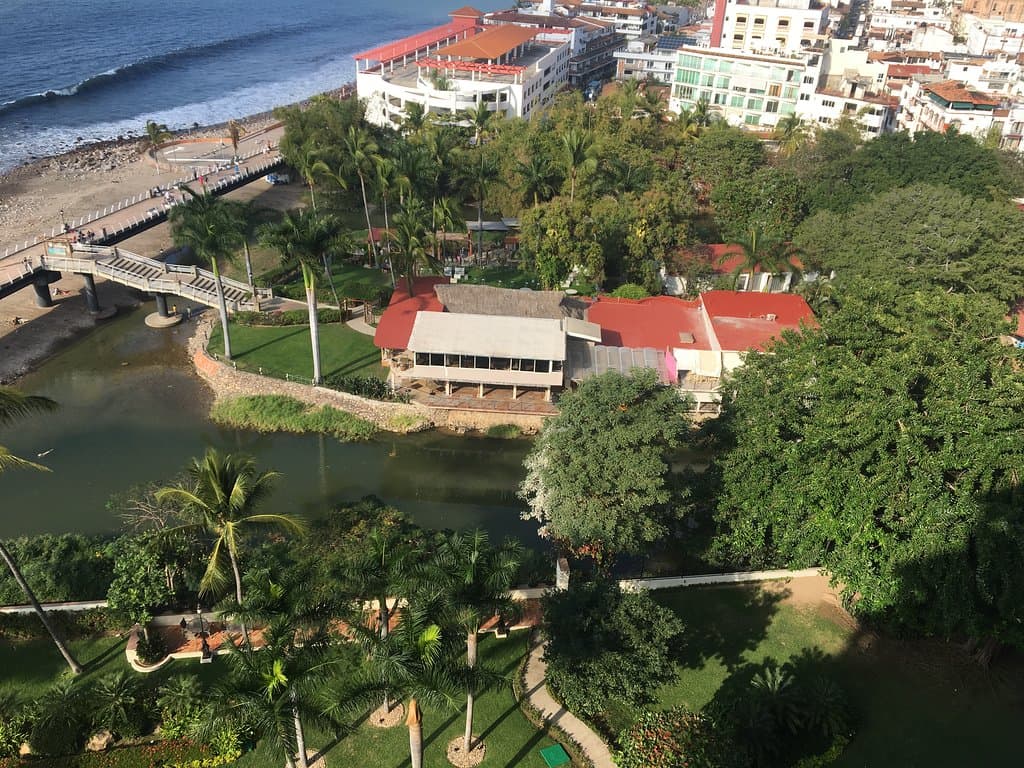 Isla Cuale, west side.