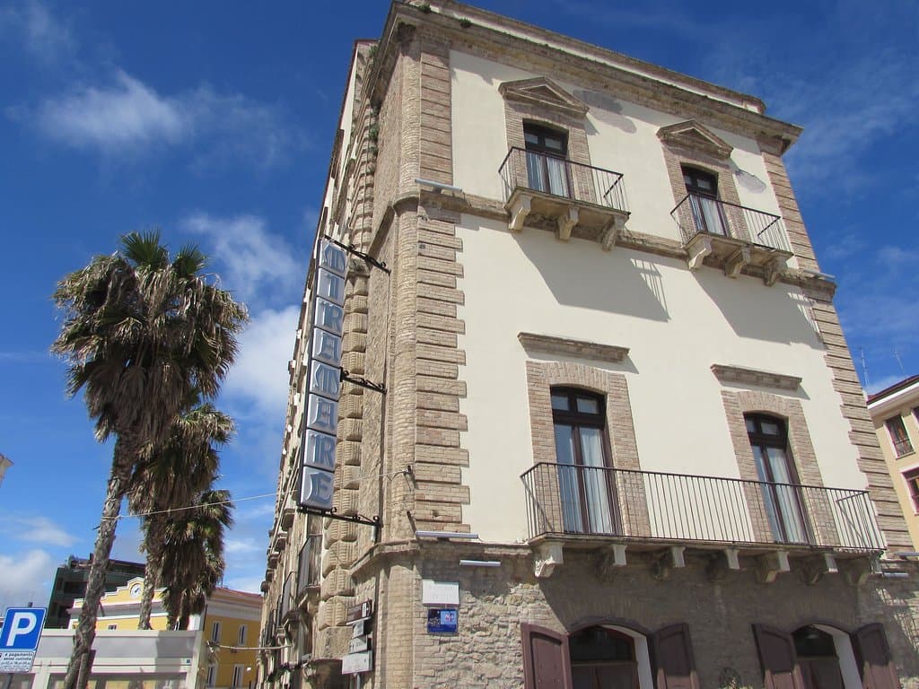vista laterale di Palazzo Farnese 