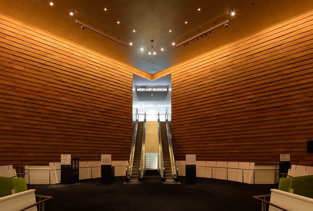 森美術館入口／Entrance to the Mori Art Museum.