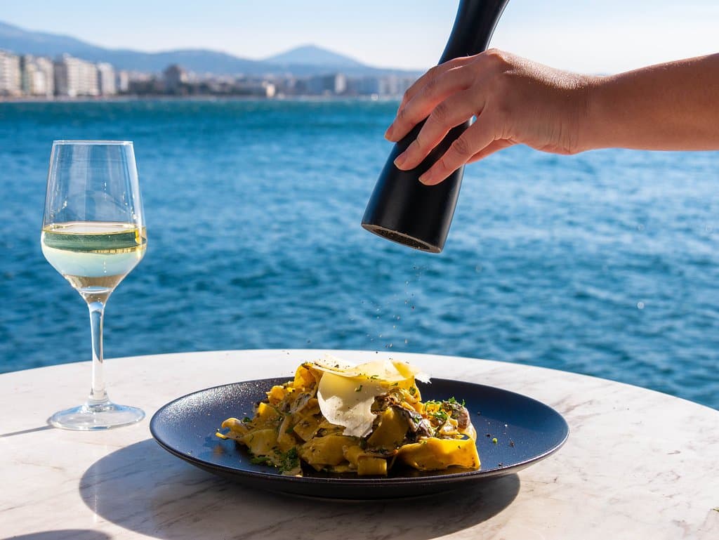 Το φαγητό με καλή θέα είναι πάντα πιο νόστιμο!