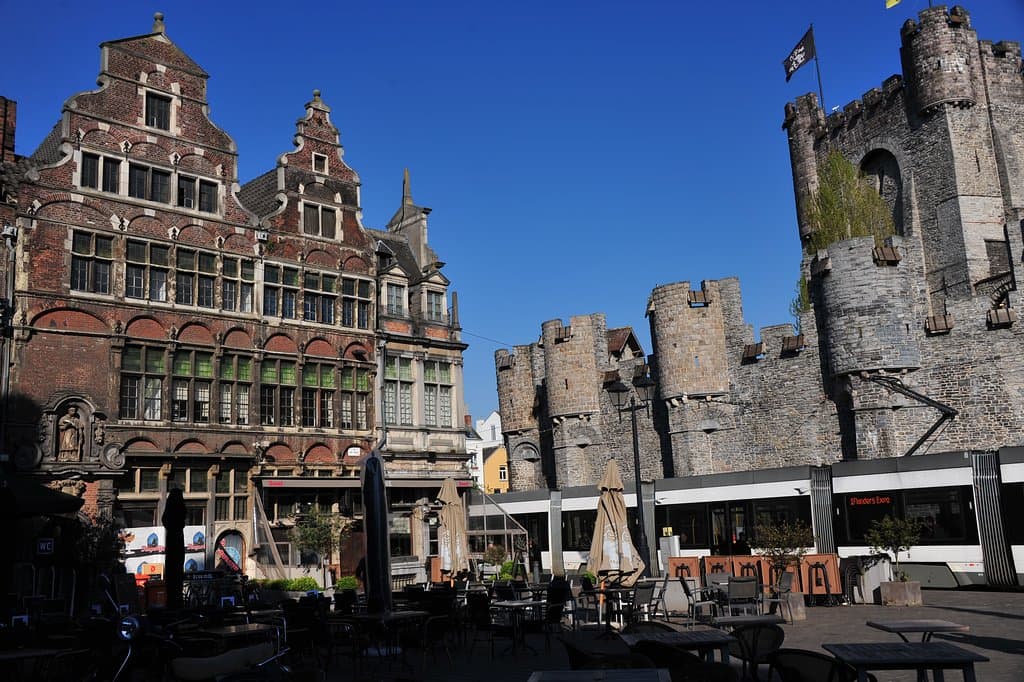 Square opposite to the castle