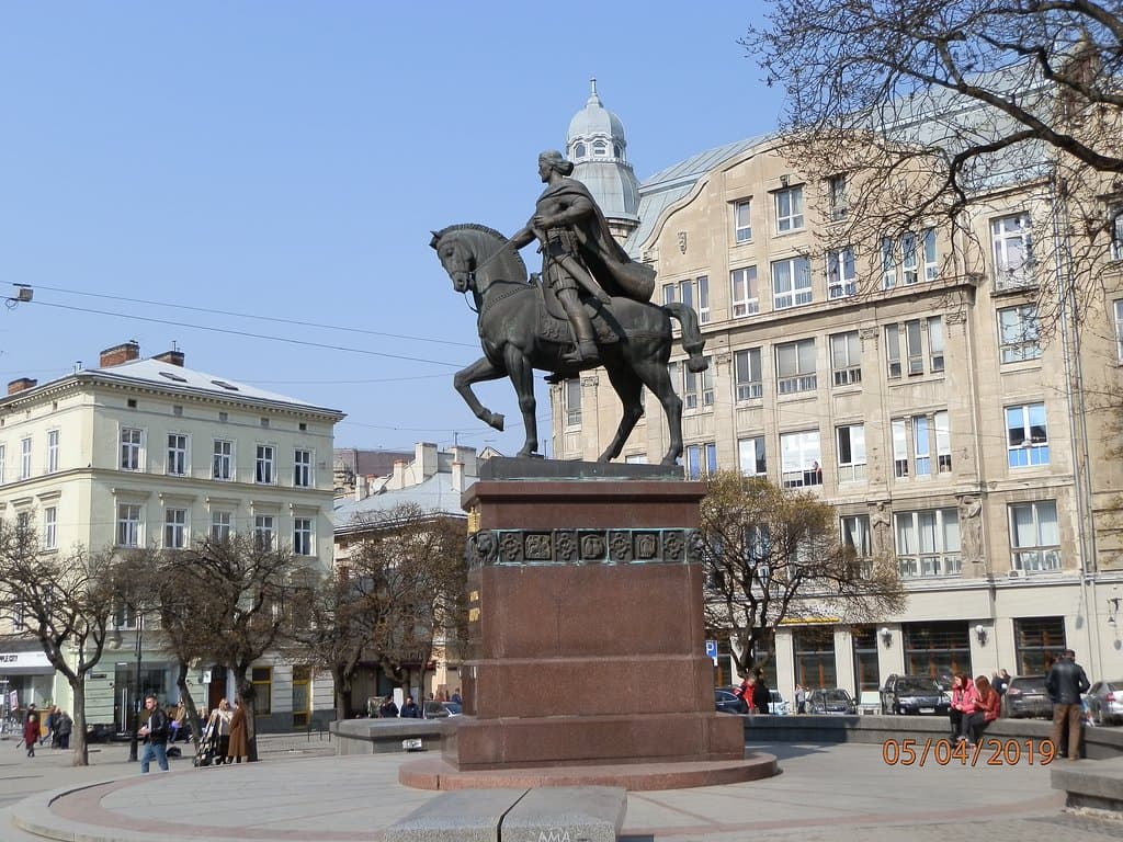 MONUMENT TO KING DANYLO HALYTSKYİ - LVIV