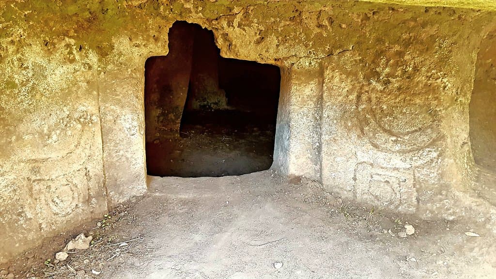 Incisioni Tomba XXVIII
