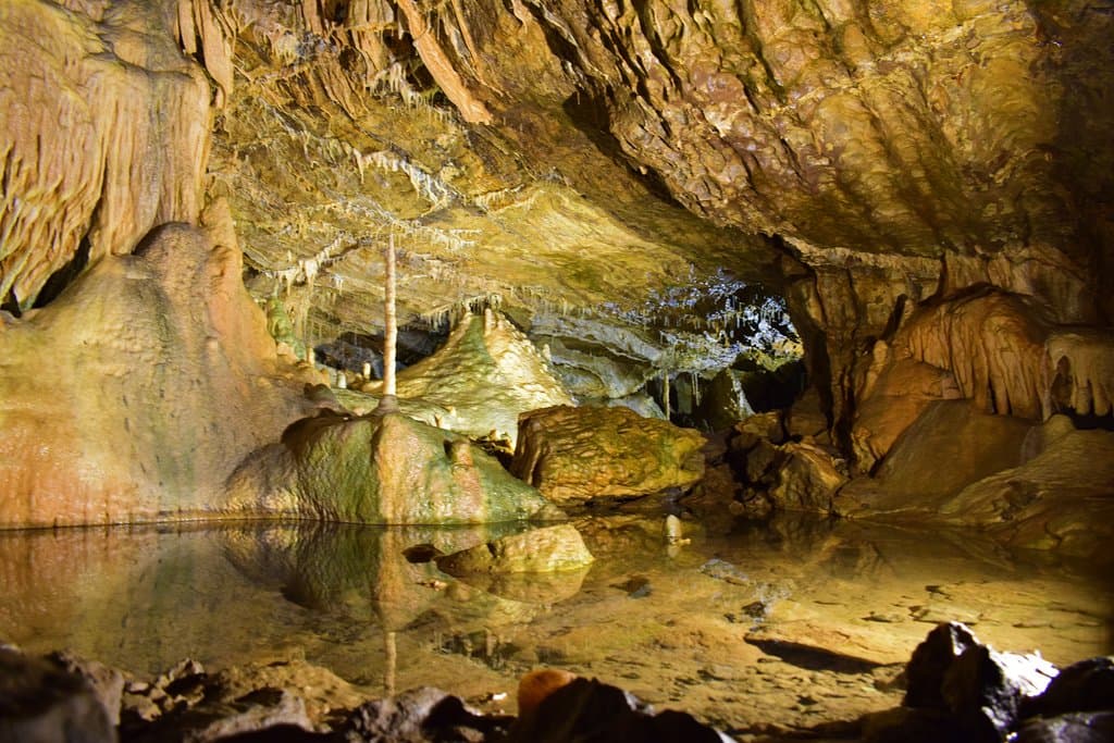 Grotten des Hotton