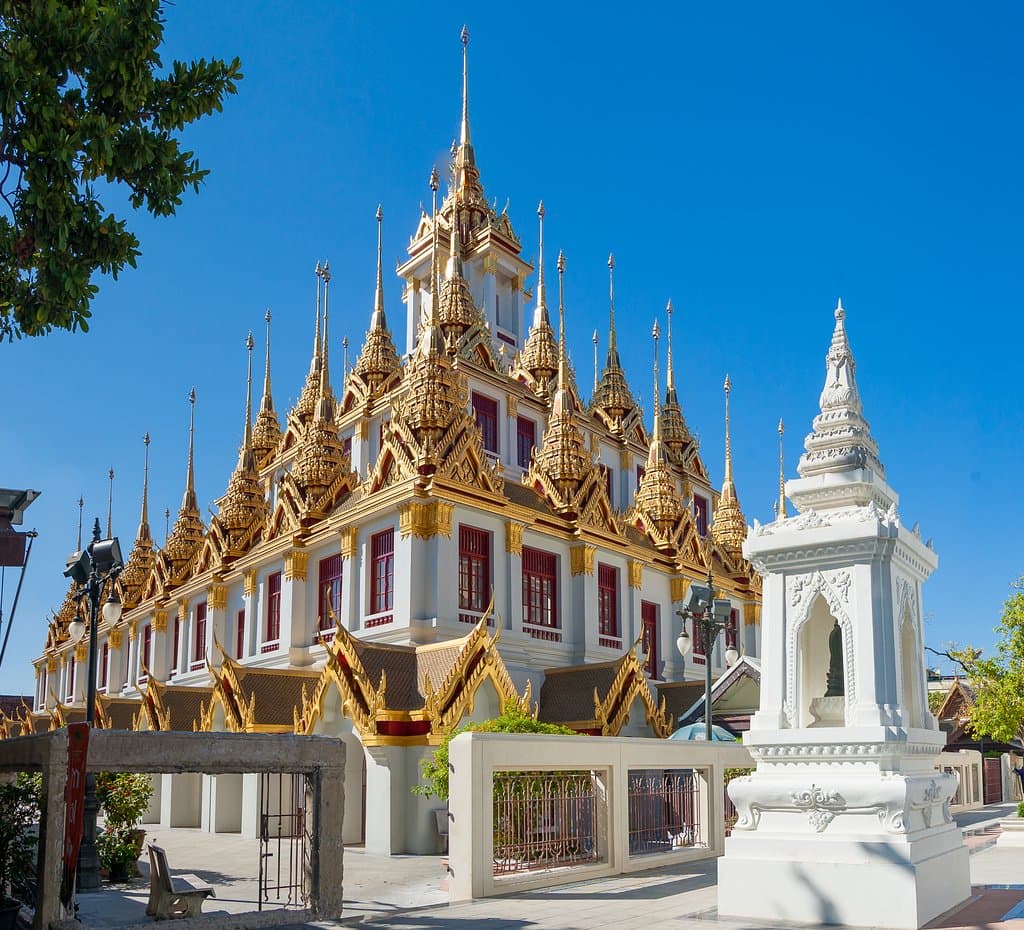 Wat Ratchanatdaram - Loha Prasat - Panorama Exterior