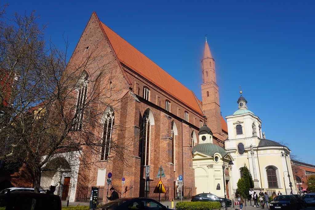 Exterior da  igreja de São Vicente (Katedra greckokatolicka pw. św. Wincentego i św. Jakuba) 