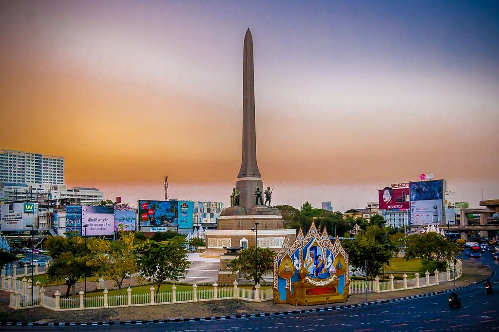 Victory Monument at sunset - Bangkok