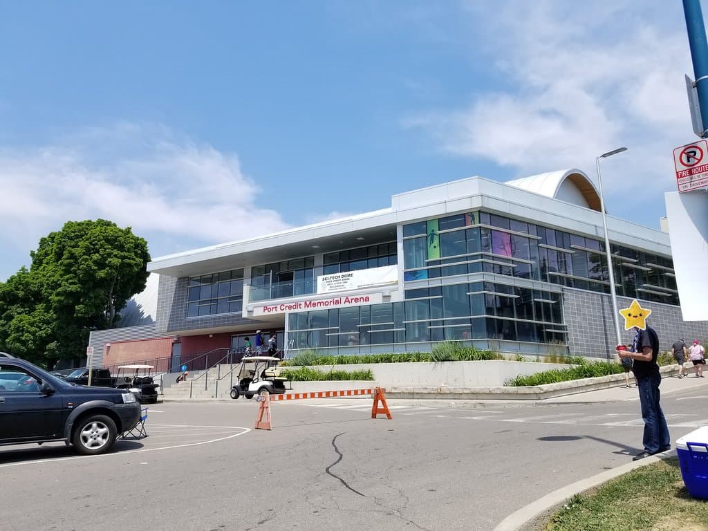 Port Credit Memorial Arena exterior, June 2018
