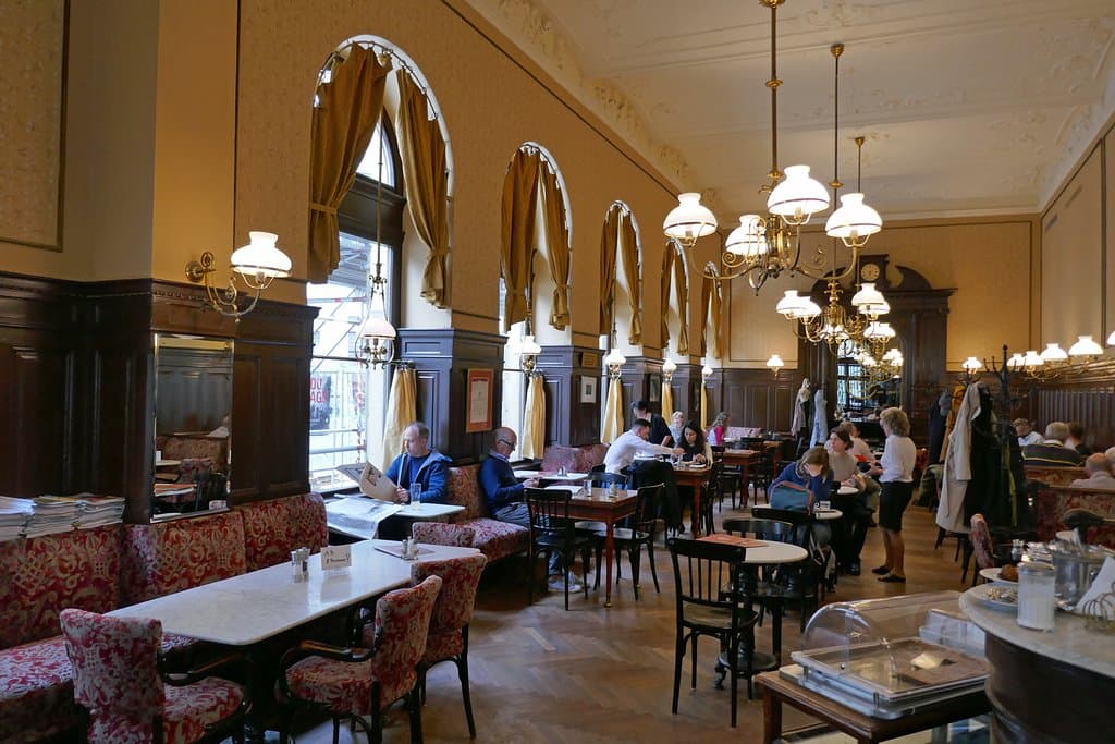 Cafe Sperl von innen