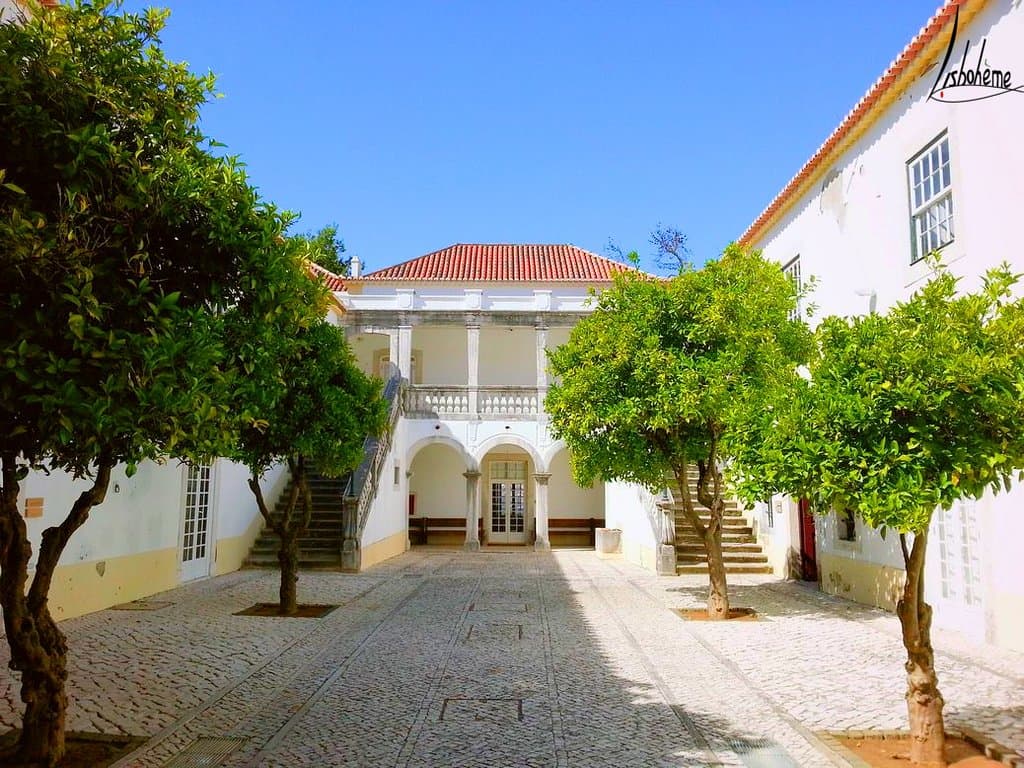 Entrée de la Casa da Cerca qui accueille des expositions