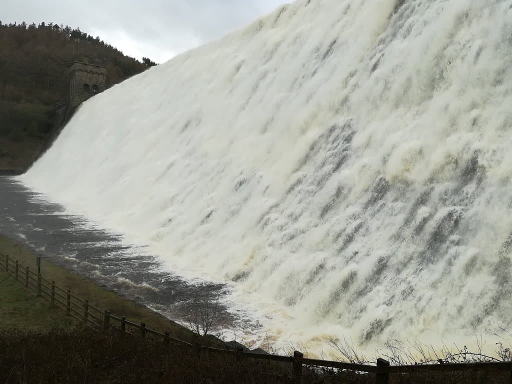 Derwent Dam spilling over...the noise and spray, amazing.
(Doesn't always spill over, March 2019)