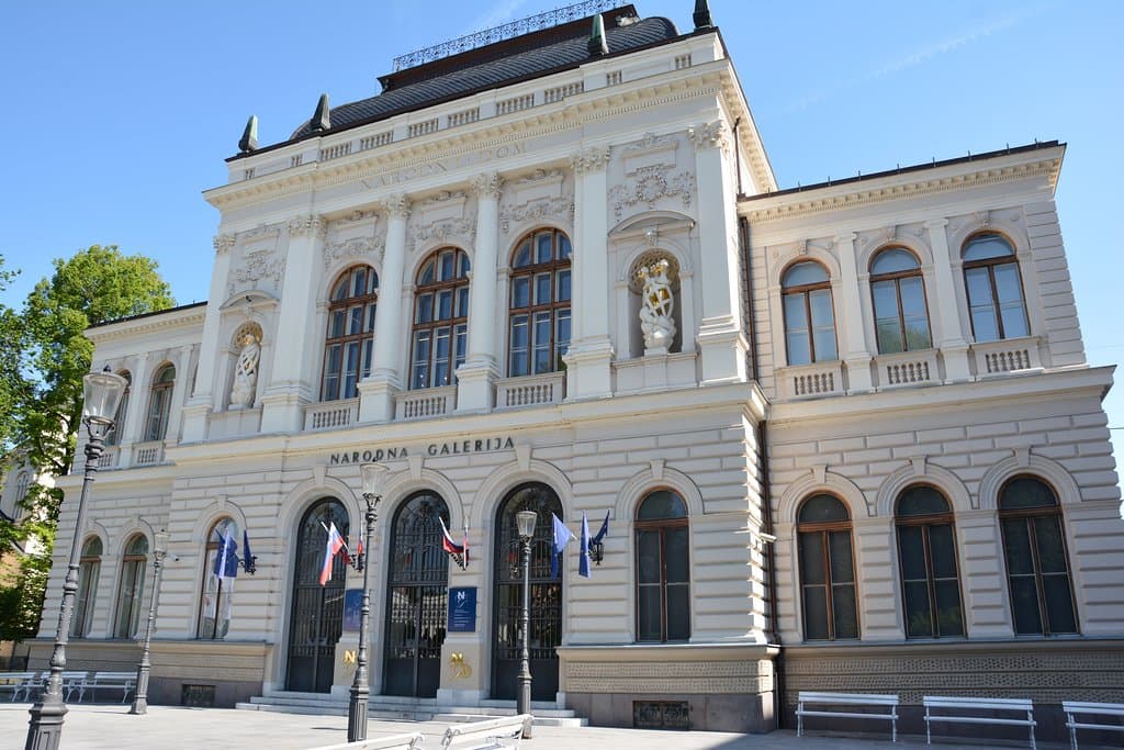 National Gallery of Slovenia, Narodni dom Entrance