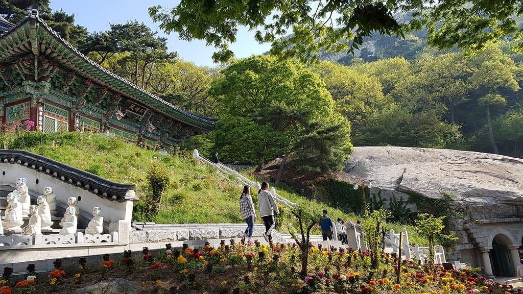 와불전과 석실