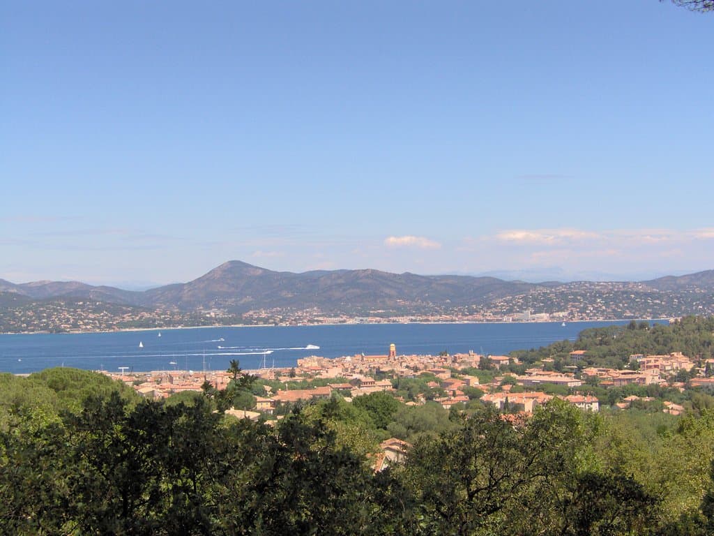 Zicht op St Tropez , voorzijde kapel St Anne