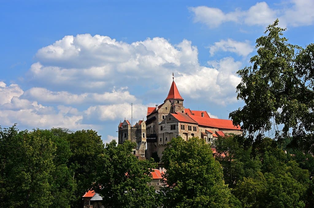 Hrad Pernštejn, Južná Morava