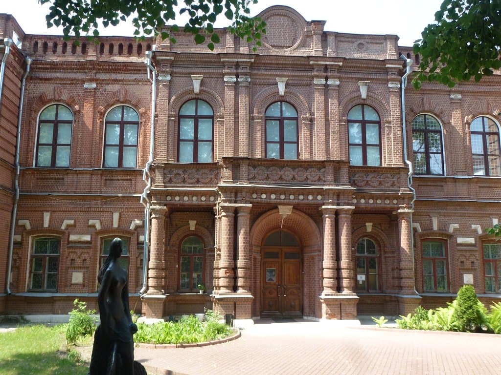 Центральный вход в музей