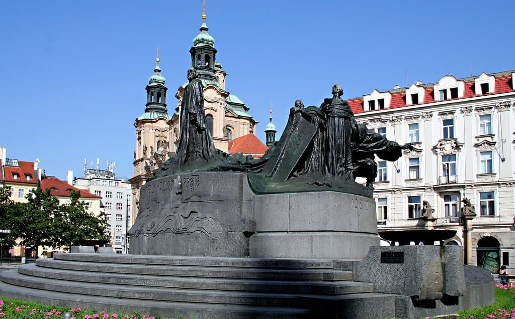 Vue du Monument dédié à Jan Hus