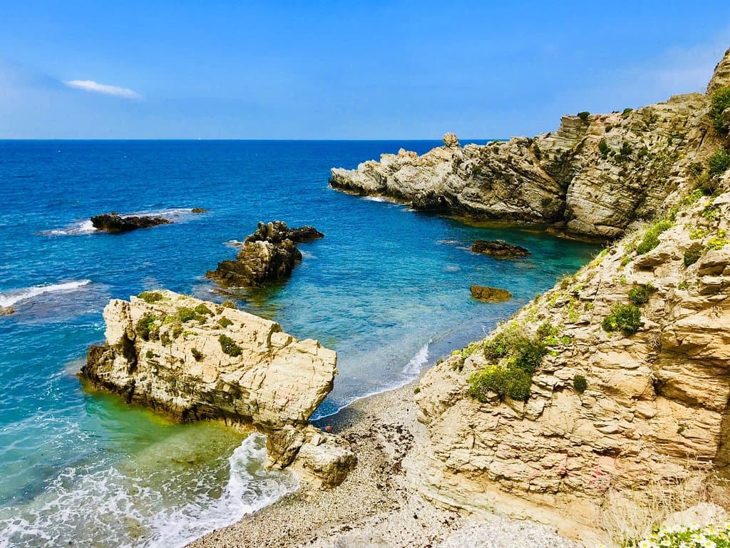 Calamocarro Beach and Cliffs