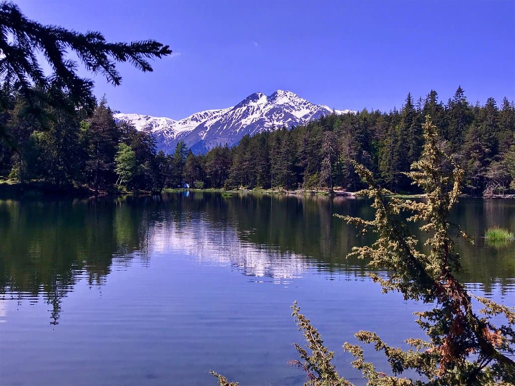 Great views over the lake of the Northern Sellrain Mountains to the S