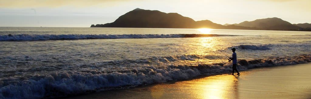 Espectacular atardecer en playa Miramar. Villas Eureka a solo unos pasos de este paraíso.  ¡RESERVA YA! #vacaciones #familia #Manzanillo #playa  ¡Contáctanos ahora!  314 160 0430 | reservaciones@villaseurekamanzanillo.com