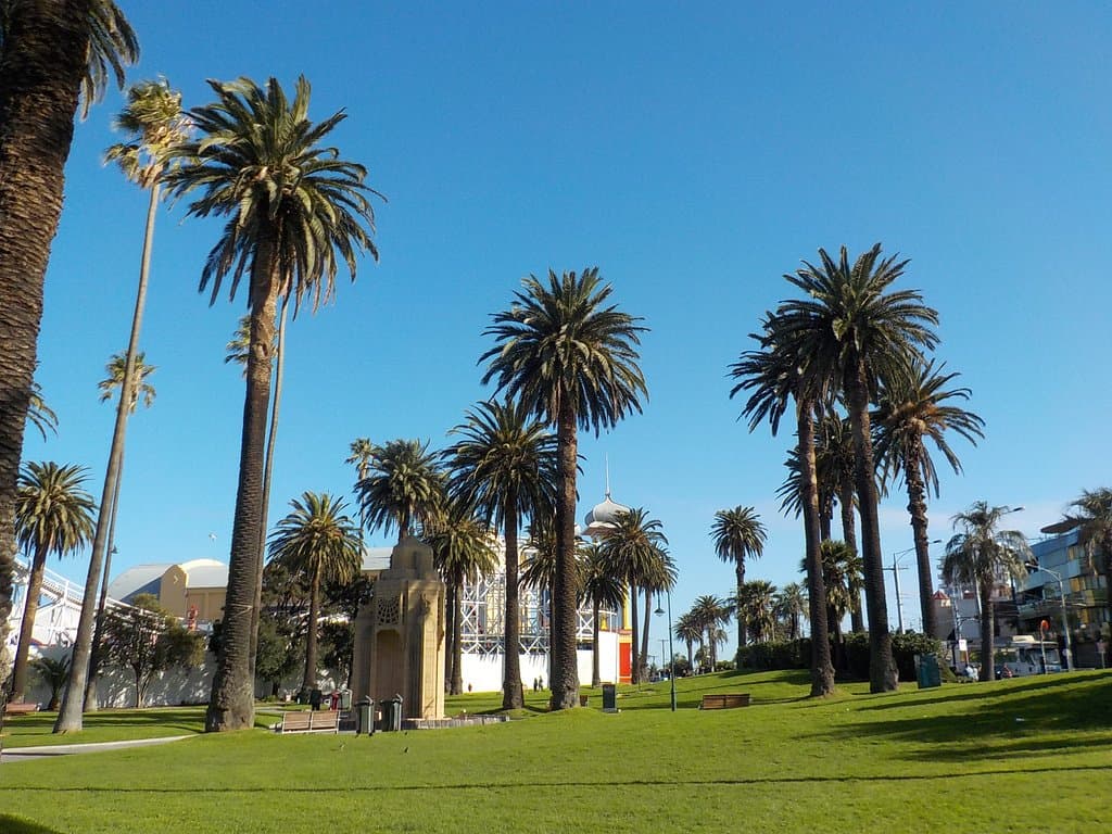 Looking towards Luna Park