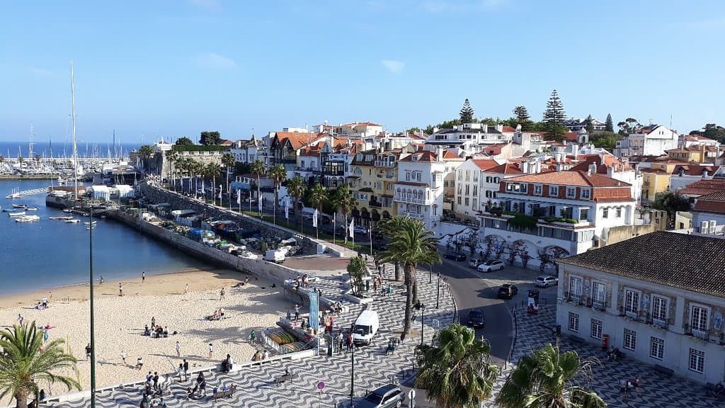 Praia da Ribeira Fisherman's Beach