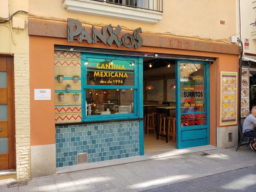 Exterior Panxos Cantina Mexicana